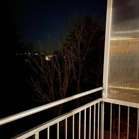 Peaceful Living, 4 Minutes From The Center Apartament