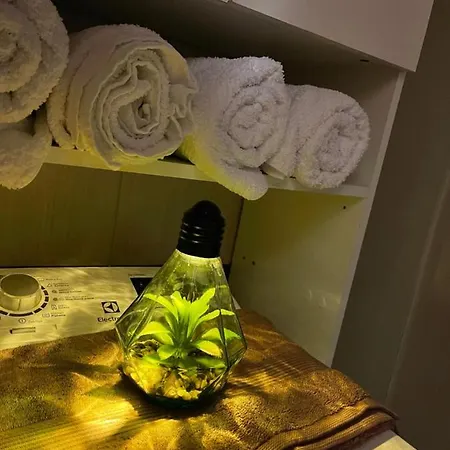 Peaceful Living, 4 Minutes From The Center