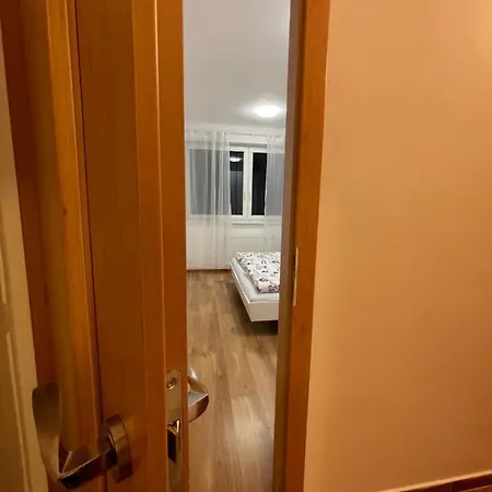 Peaceful Living, 4 Minutes From The Center